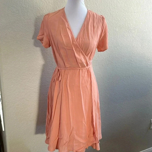 Forever 21 Peach Wrap Dress - Picture 2 of 6